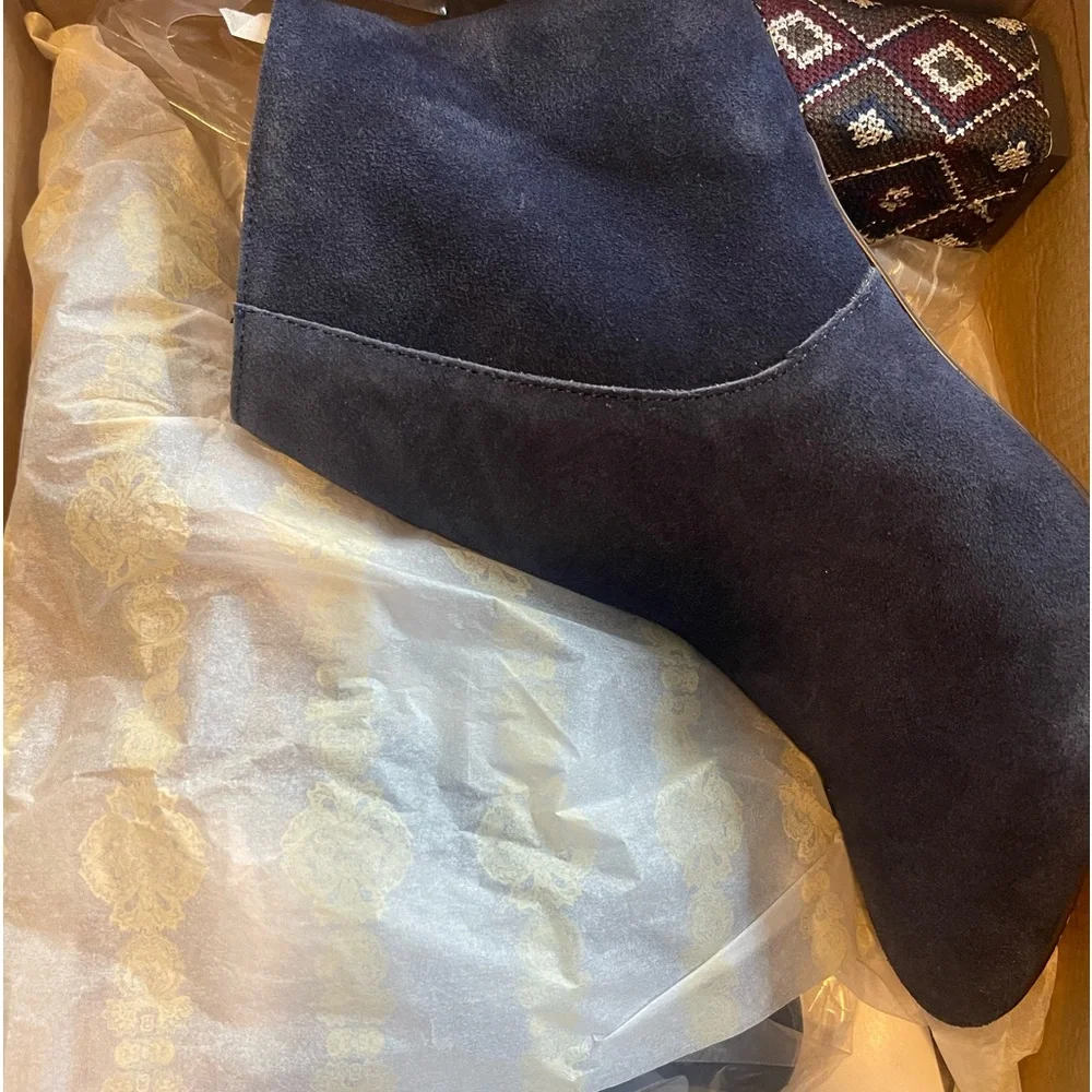 band of gypsies Wild Heart Navy Boots SZ 8.5